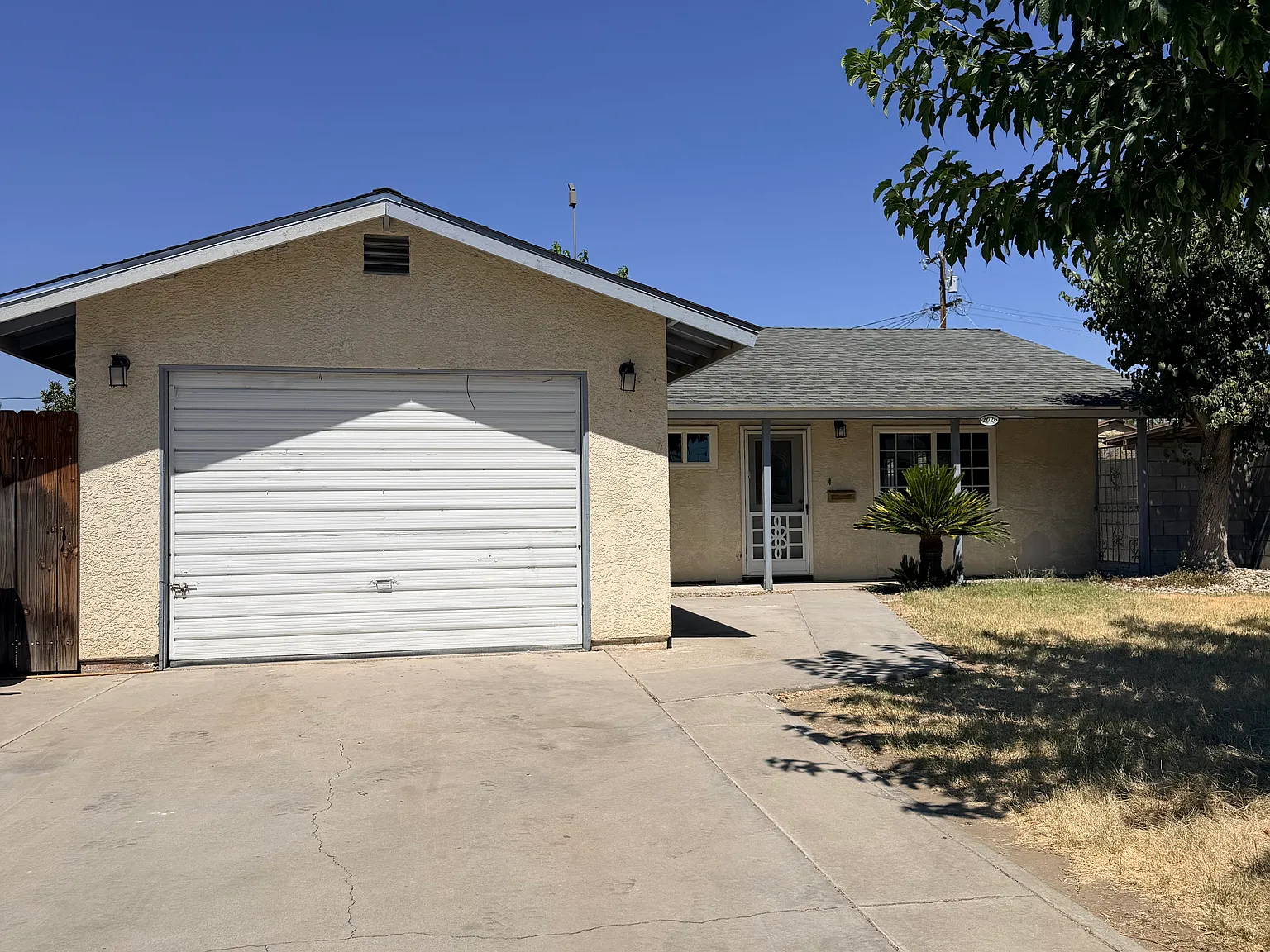 3 bed, 1120 sqft, $1,925 — Photo 1