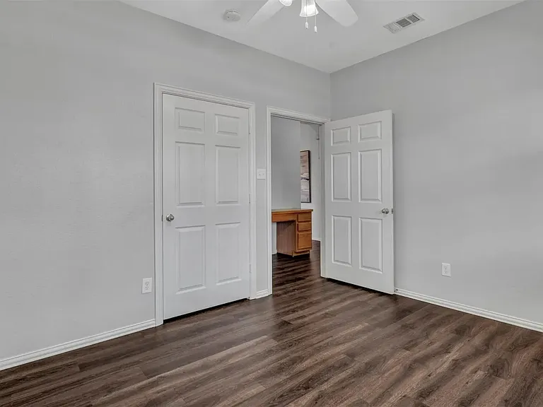 1601 Long Prairie Ct — Photo 8