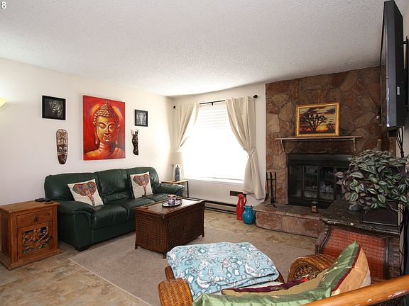 5th image of 2330 SE Brookwood Ave APT 205