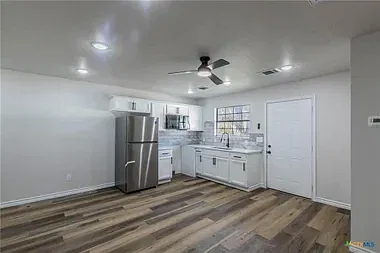 1 bed, $800 — Photo 2