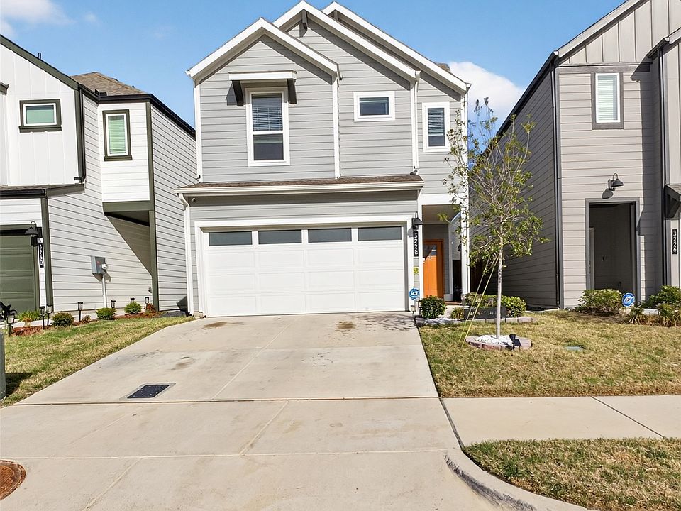 1st image of 3228 Hampton Dr