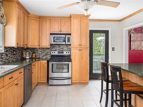 3rd image of 26 Atlantic Blvd