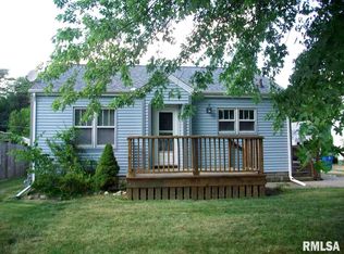 157 Van Dyke Dr, Canton, IL 61520
