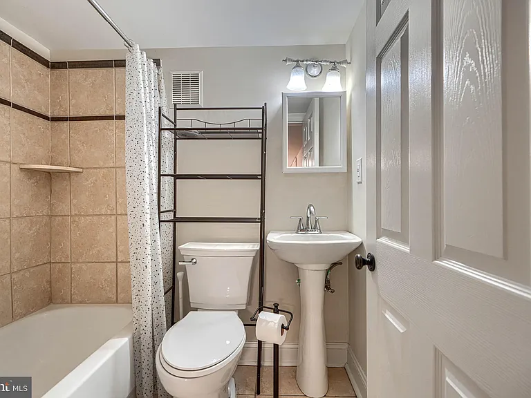 609 S East Ave — Photo 13