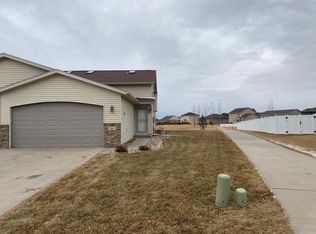 966 Parkway Dr, West Fargo, ND 58078