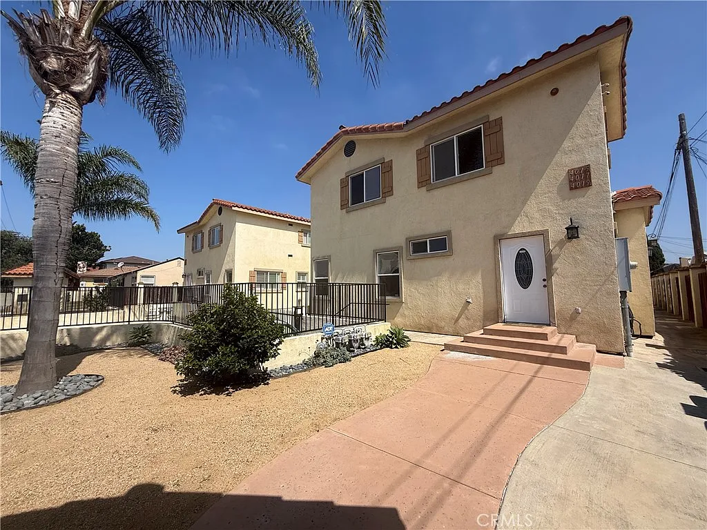 3 bed, 1760 sqft, $4,295 — Photo 2