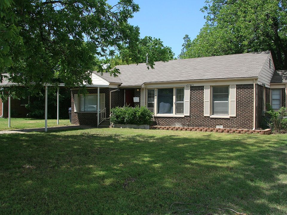 Welcoming curb appeal