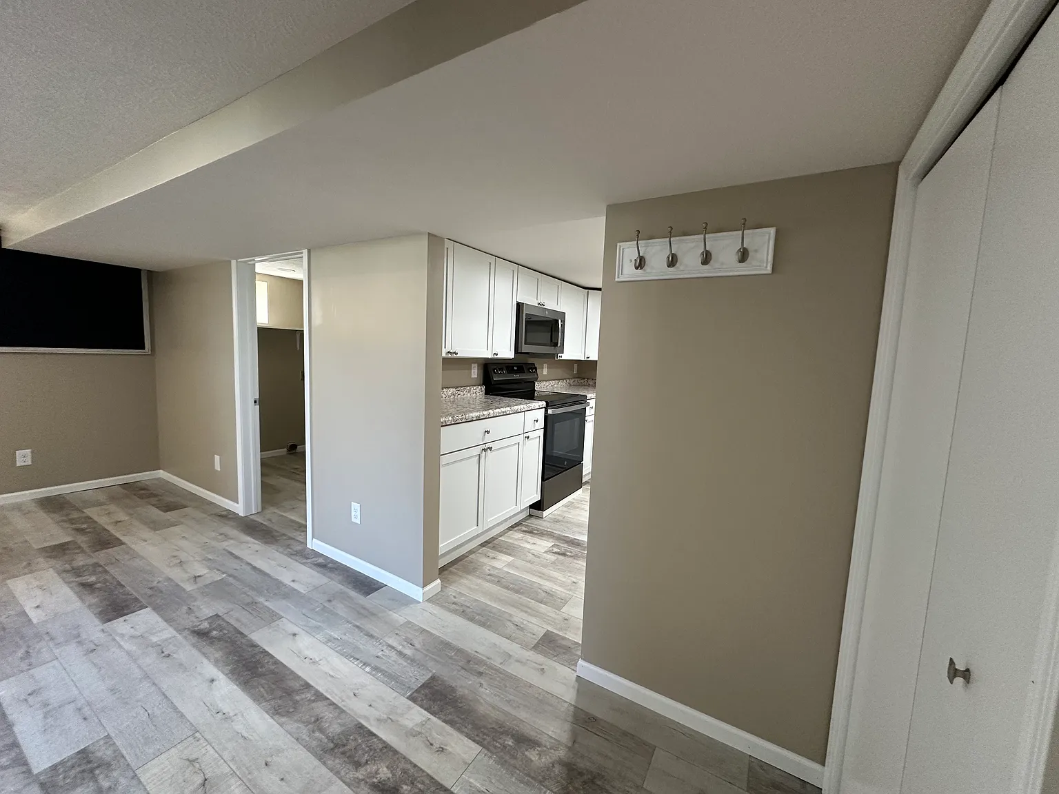 3 bed, 975 sqft, $1,500 — Photo 4