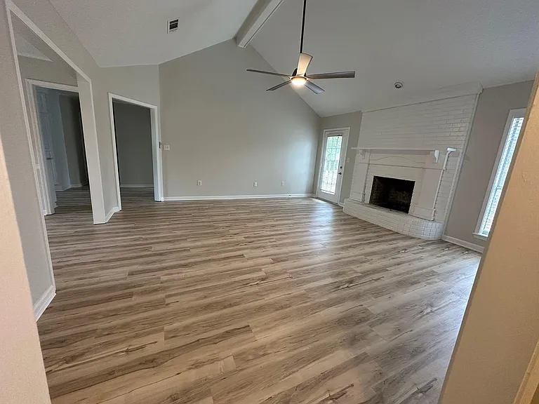 16 Camellia Cv — Photo 15