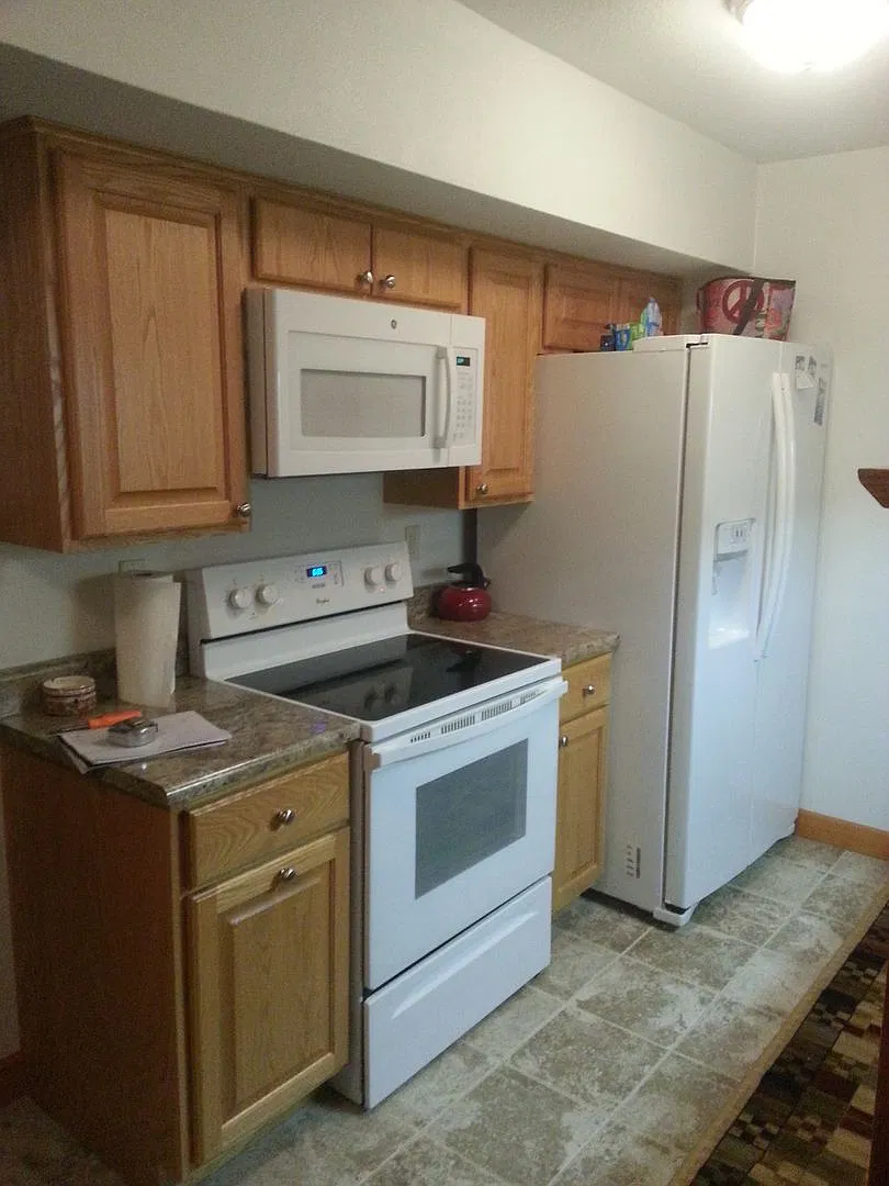 525 Colby Rd — Photo 2