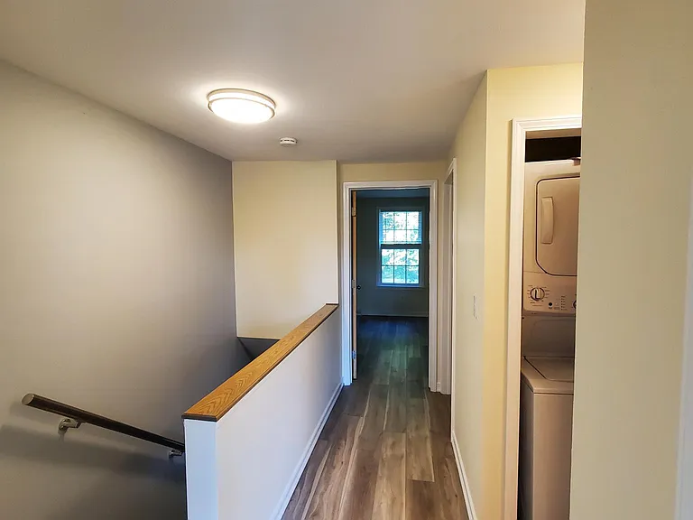 Chestnut Hls — Photo 15