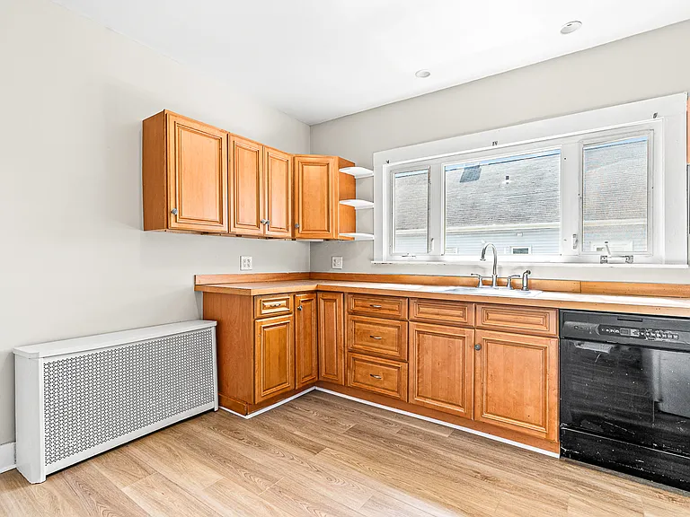 122 Grant Ave #122 — Photo 11