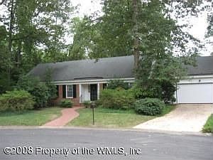 1st image of 102 Royal Ct
