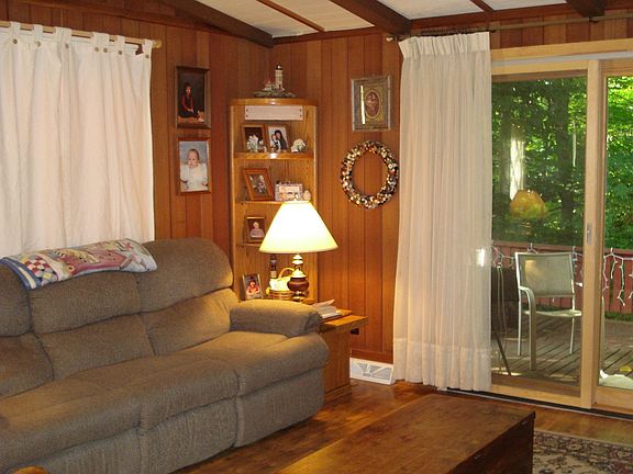 Cozy living room w/walk-out to deck