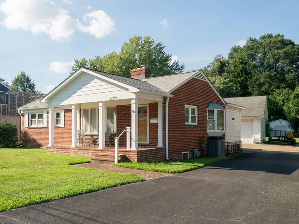 2700 Schooley Dr, Alexandria, VA 22306