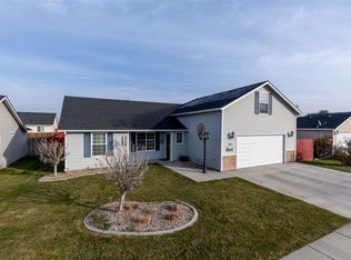 813 Esperanza Way, Grandview, WA