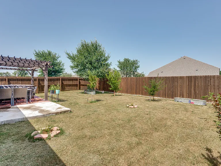 2920 Brazos Dr — Photo 23