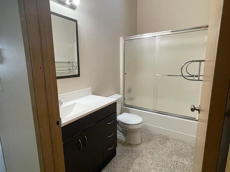 505 S Summit Ave #B — Photo 11