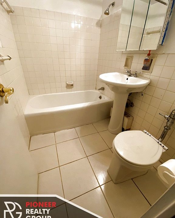 1st image of 3950 N Lake Shore Dr #3950206