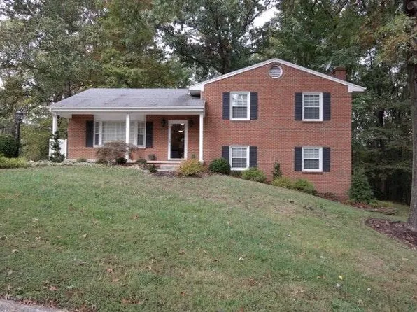 6081 Steeplechase Dr, Roanoke, VA 24018