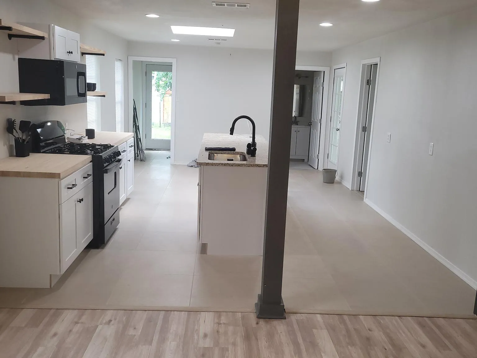 3 bed, 1068 sqft, $1,585 — Photo 4