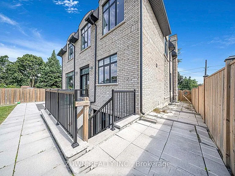 736 Hillview Cres #BASEMENT — Photo 3