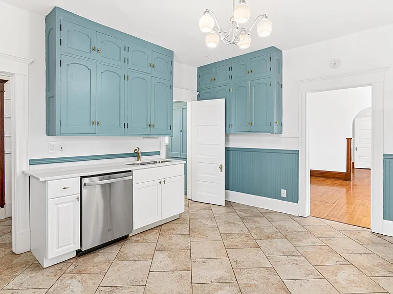 47 Lowry Ave NE #1 — Photo 2