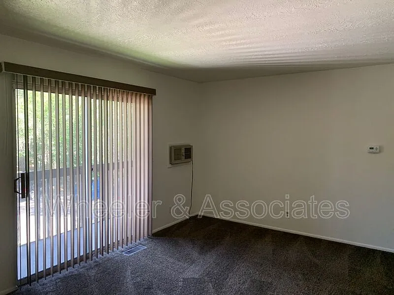 2 bed, 1.0 bath, 900 sqft, $975 — Photo 4