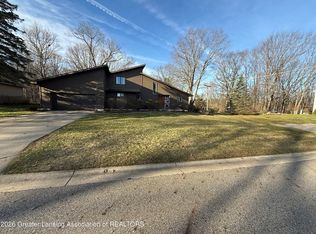 6319 Berner Ct, Grand Ledge, MI 48837