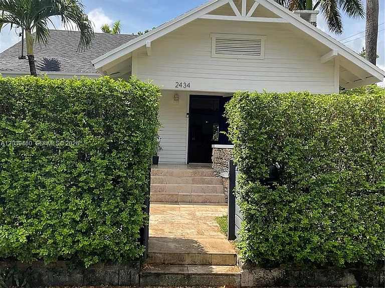 2434 SW 15th St — Photo 36
