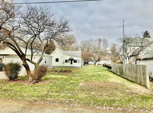 504 W Jackson St, Athens, IL 62613