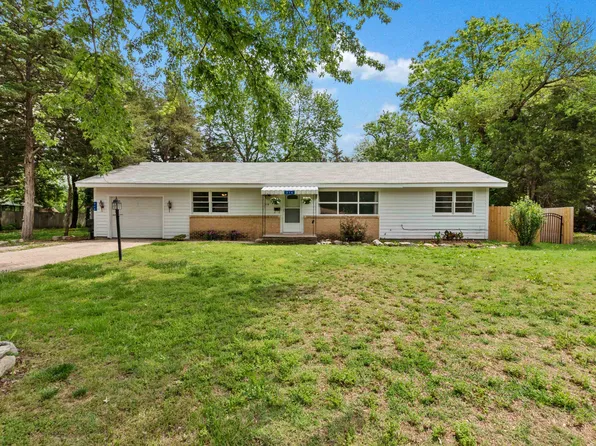 316 Harvey St, Halstead, KS 67056