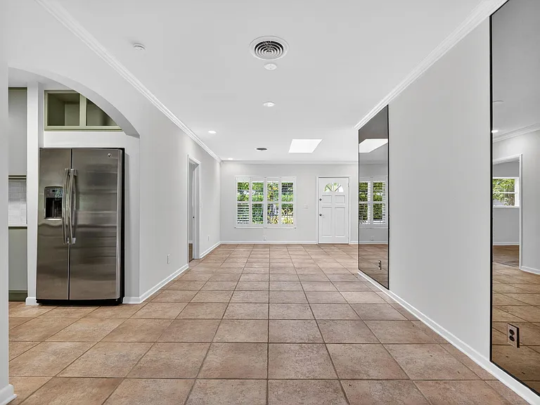 606 Paulina Rd — Photo 18