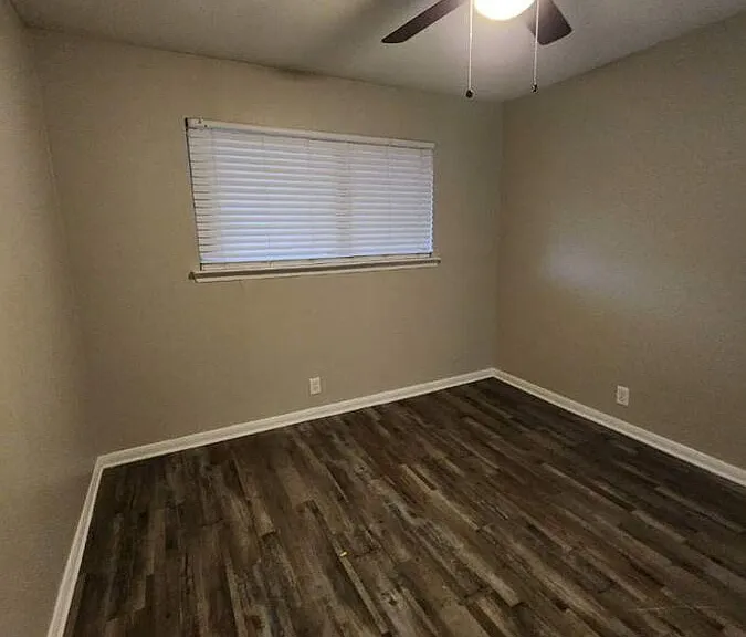 1729 Cox St — Photo 372