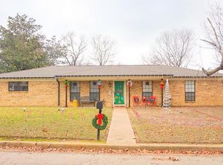 101 Juniper Dr, Palestine, TX 75803