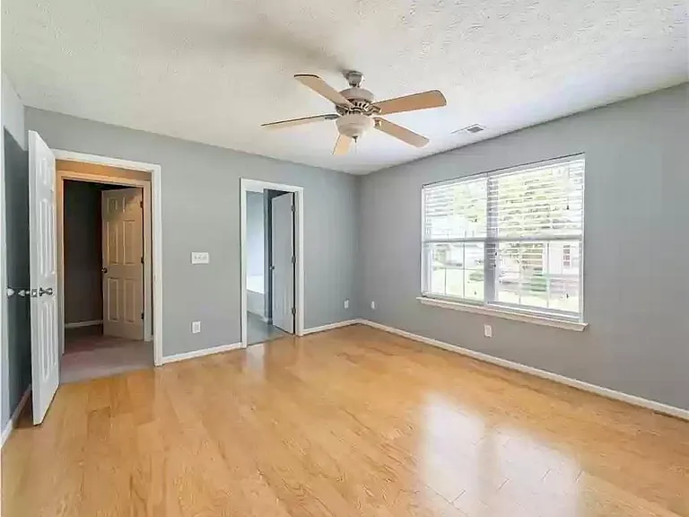 170 Windcroft Ct NW — Photo 10