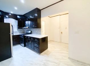 2547 22nd St APT 2R, Astoria, NY 11102