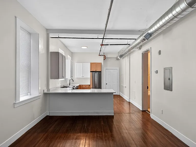 813 Chapel St — Photo 16