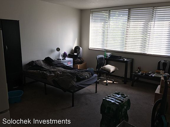 5th image of 1869 N Cambridge Ave APT 305