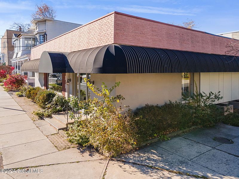 3rd image of 169 Ontario Street