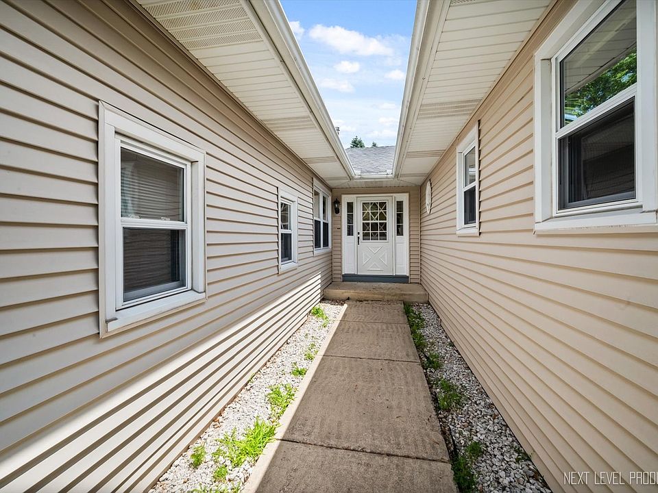 2nd image of 4N139 Norris Ave