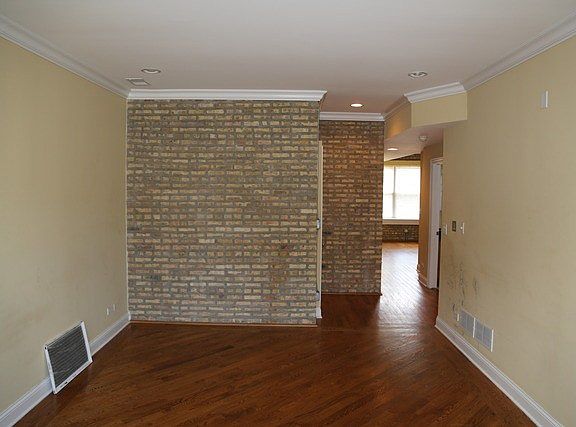 5th image of 6152 N Ravenswood Ave APT 2