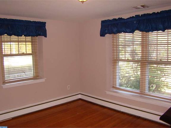 5th image of 9625 Frankford Ave