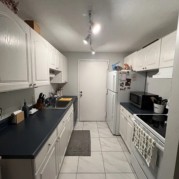 15 Village Hill Ln #12 — Photo 4