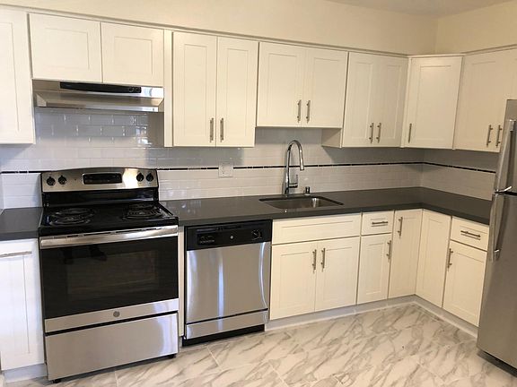 3rd image of 3204 Landess Ave APT 2
