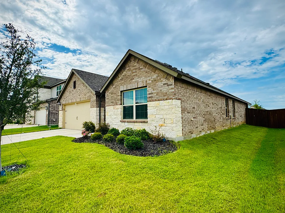 13081 Mizell Ln