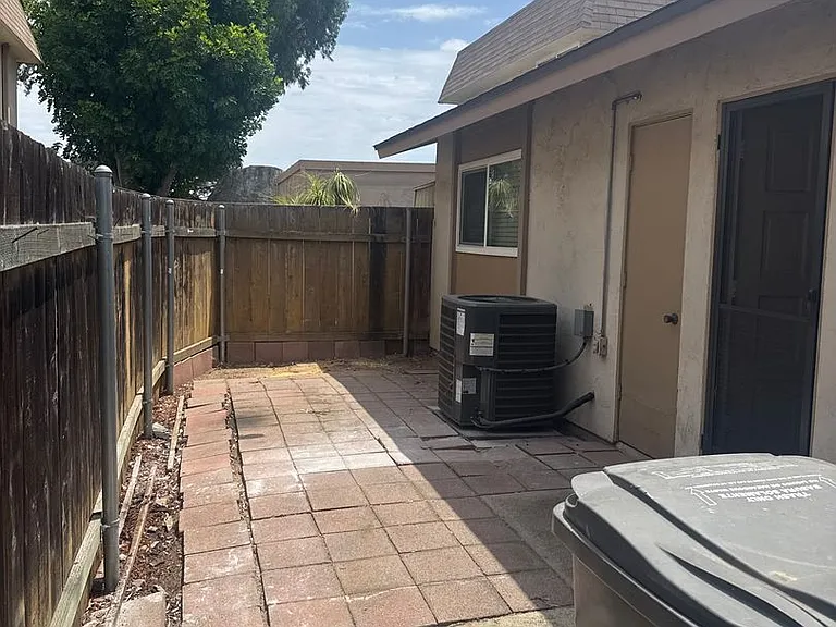 10333 Santana Ranch Dr — Photo 9