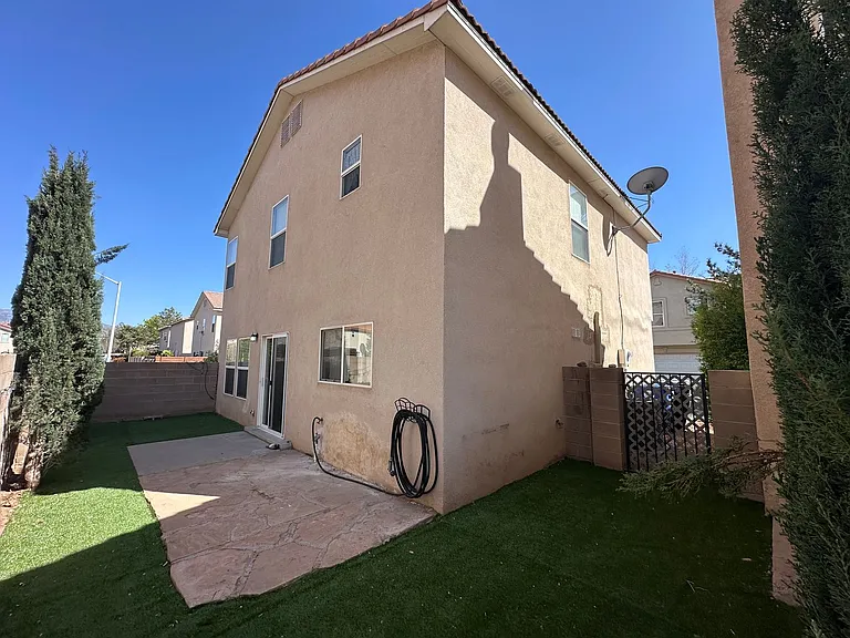 2139 Altura Verde Ln NE — Photo 2