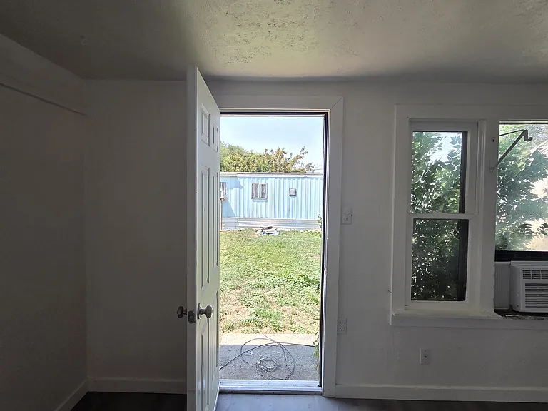 505 E 44th St #22 — Photo 12