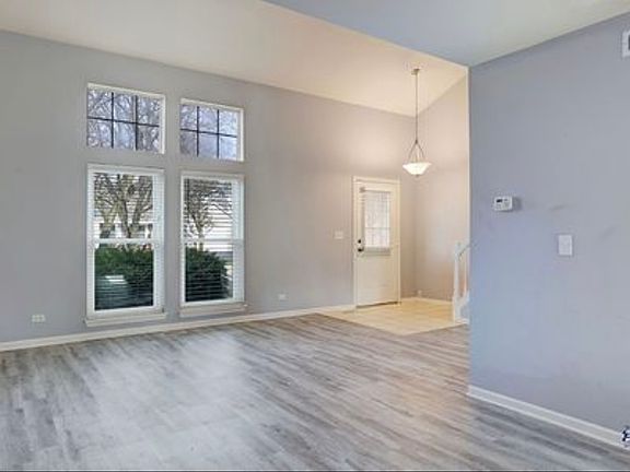 4th image of 486 Buckingham Dr